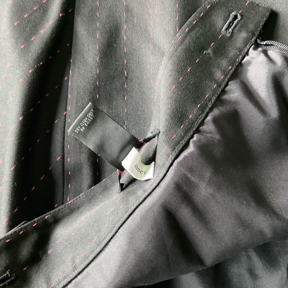 Express Pinstriped Pencil Skirt with Rear Flared Hem Y2K - Picture 9 of 9